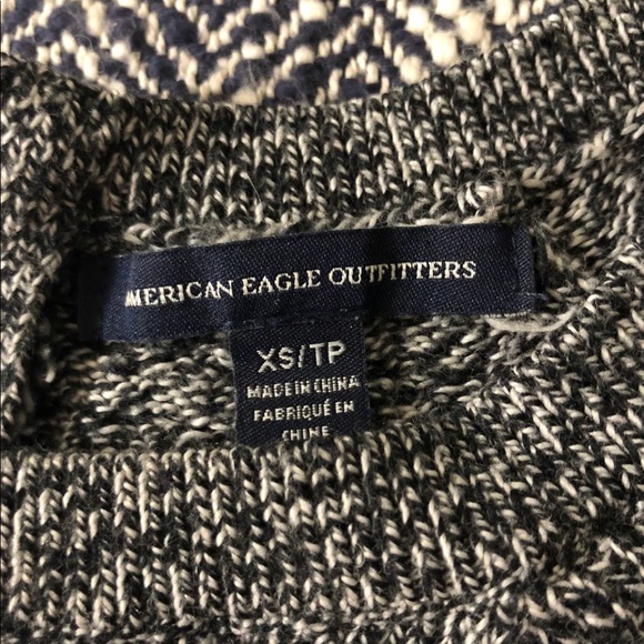 American Eagle sweater. Like new - Picture 3 of 3